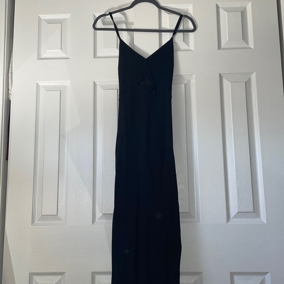 ALI&JAY “step and repeat” gown - Picture 1 of 5